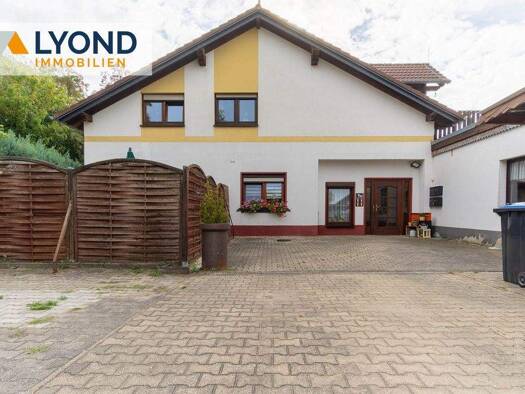 Mehrfamilienhaus zum Kauf 385.000 € 12 Zimmer 410,5 m² 717 m² Grundstück Lucka Lucka 04613