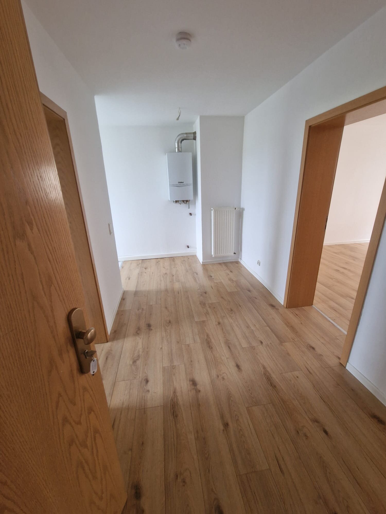 Wohnung zur Miete 360 € 2 Zimmer 63,2 m²<br/>Wohnfläche 3.<br/>Geschoss ab sofort<br/>Verfügbarkeit Kirchplatz Leisnig Leisnig 04703