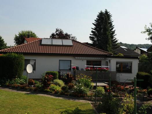 Einfamilienhaus zum Kauf 360.000 € 4 Zimmer 97,5 m² 901 m² Grundstück Unterlauchringen Lauchringen 79787