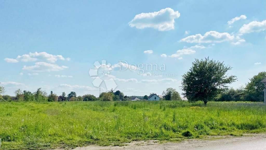 Land-/Forstwirtschaft zum Kauf 366.880 € Stupnik