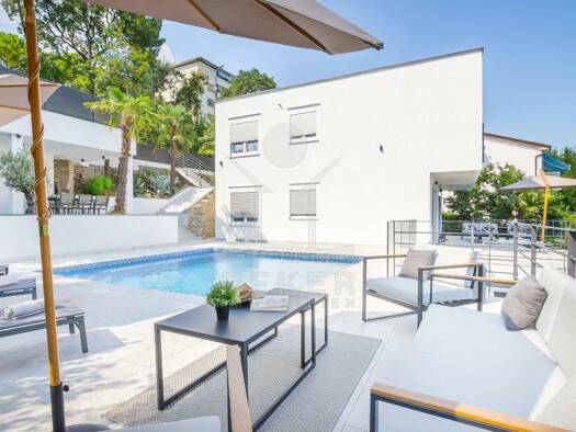 Villa zum Kauf 1.500.000 € 5 Zimmer 200 m² 575 m² Grundstück Opatija 51410