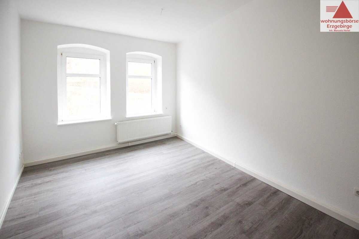 Wohnung zur Miete 269 € 1 Zimmer 46,3 m²<br/>Wohnfläche 2.<br/>Geschoss 01.03.2025<br/>Verfügbarkeit Auerhammer Straße 53 Aue 08280