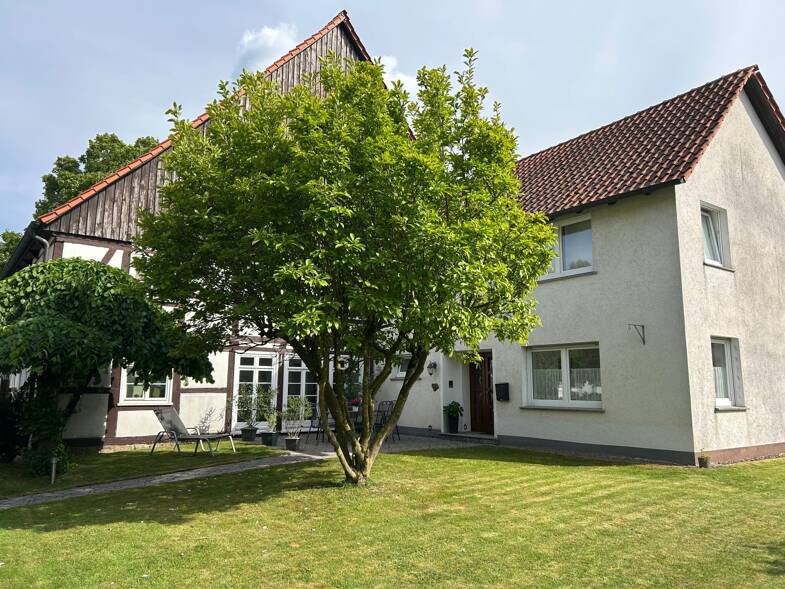 Mehrfamilienhaus zum Kauf 299.000 € 11 Zimmer 300 m² 804 m² Grundstück Sabbenhausen Lügde 32676