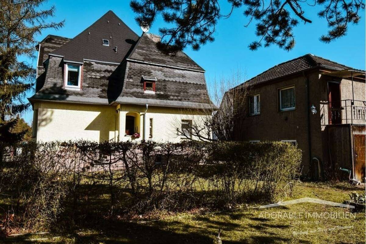 Immobilie in Hohen Neuendorf - Zweifamilienhaus auf großem geteilten Grundstück, viel Potenzial! - Bild 1