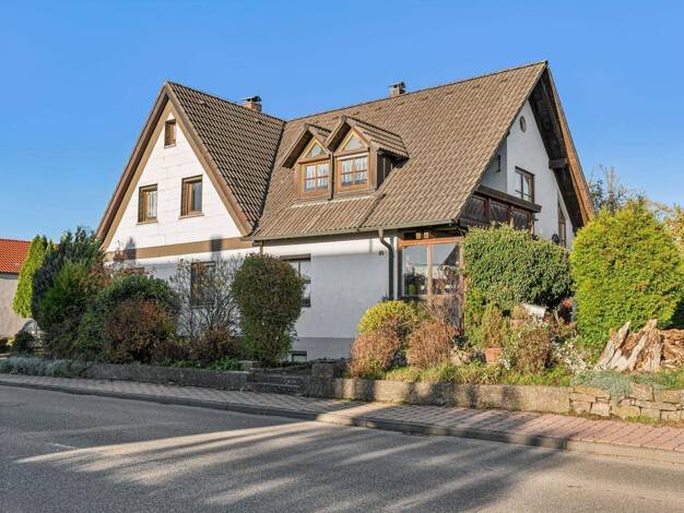Mehrfamilienhaus zum Kauf 299.000 € 8 Zimmer 175,7 m² 486 m² Grundstück Zöbingen Unterschneidheim 73485