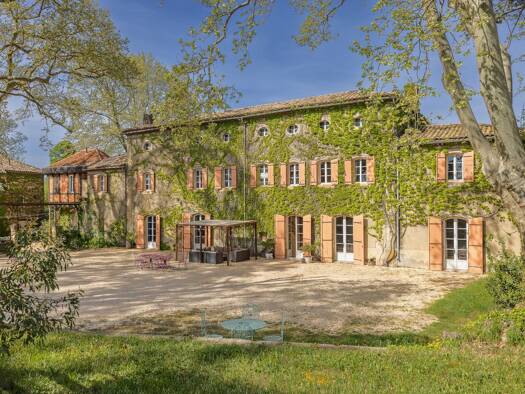 Schloss zum Kauf 1.499.000 € 600 m² 24.000 m² Grundstück Vénéjan 30200