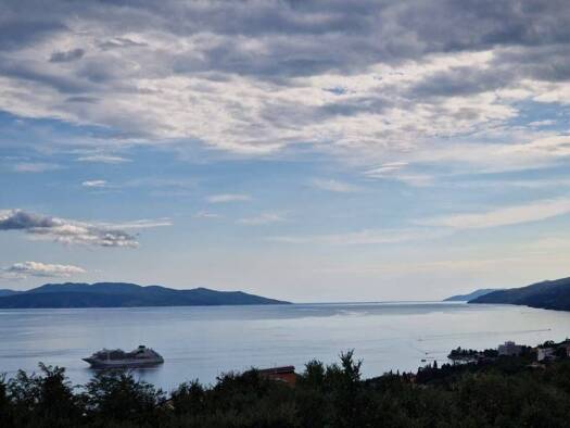 Haus zur Miete 10 Zimmer 430 m² Pobri, Opatija - Okolica Pobri, Volosko