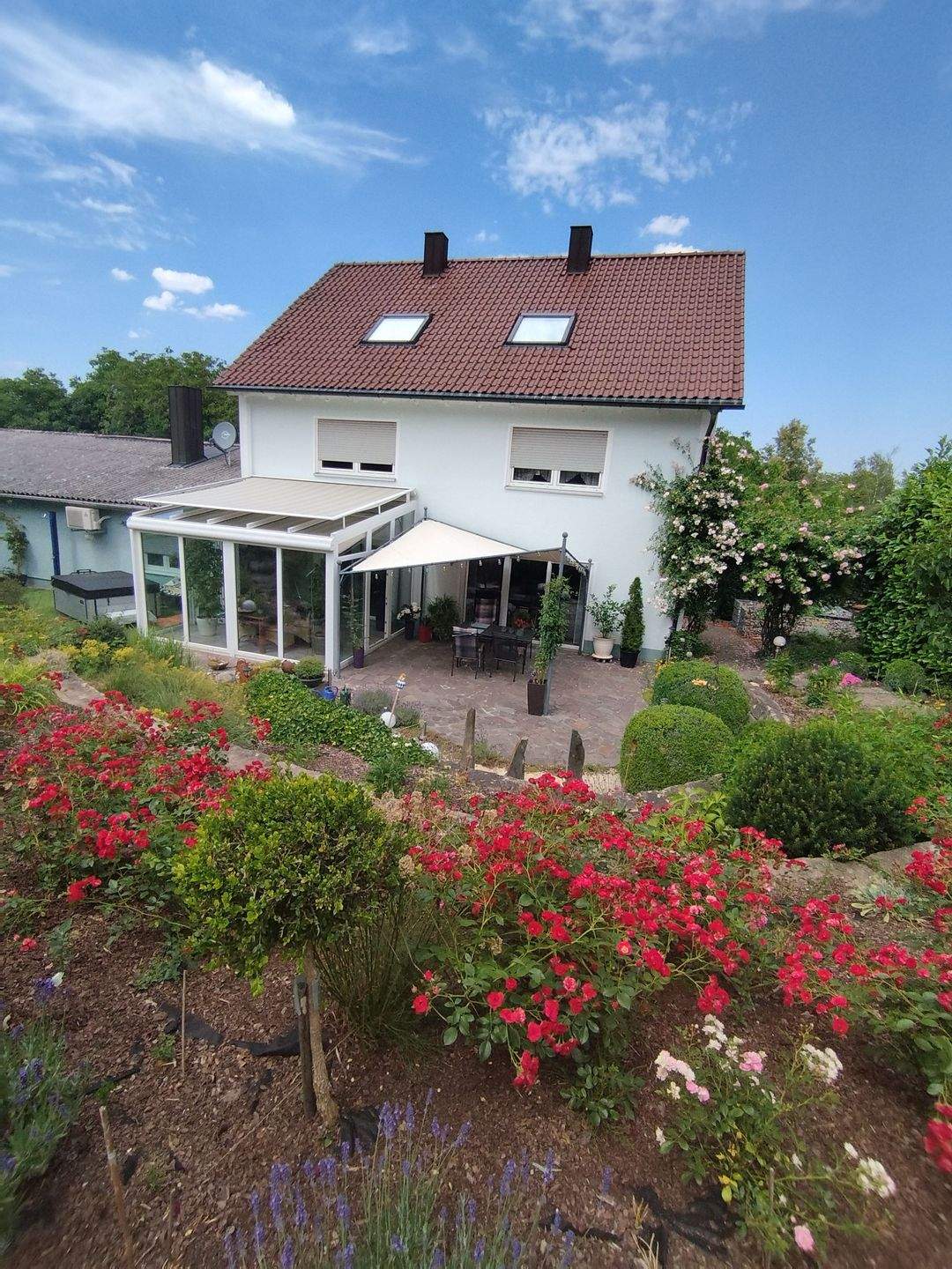 Immobilie in Herrieden - Gepflegtes 2-3 Familienhaus mit Halle in Herrieden OT - Bild 2