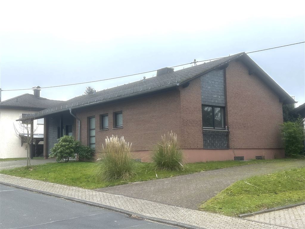 Einfamilienhaus zum Kauf 339.000 € 5 Zimmer 150 m²<br/>Wohnfläche 820 m²<br/>Grundstück ab sofort<br/>Verfügbarkeit Herschbach b Selters, Westerwald 56249