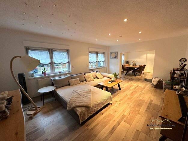 Einfamilienhaus zum Kauf 320.000 € 5 Zimmer 170 m² 655 m² Grundstück Lutherplatz 18 Zscherndorf Sandersdorf 06792