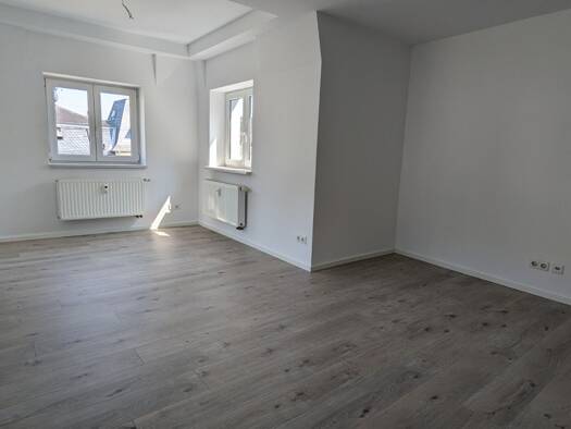 Wohnung zur Miete 400 € 3 Zimmer 75,2 m² frei ab sofort Greiz Greiz 07973