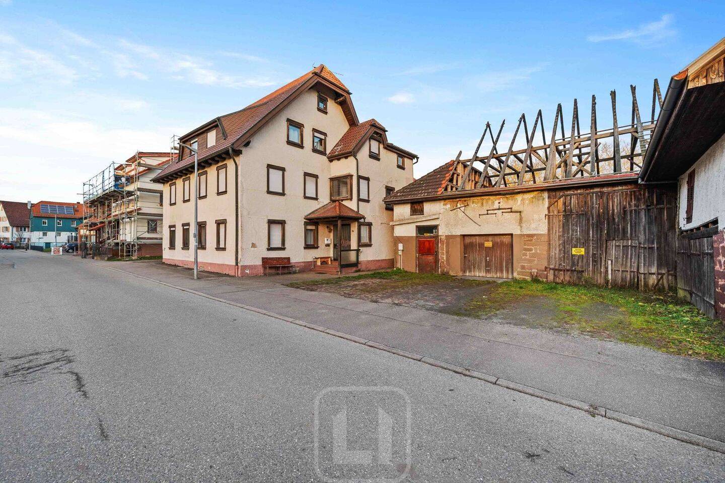 Immobilie in Bad Liebenzell - Mehrfamilienhaus mit 3 Wohneinheiten | Grundstück mit Scheune | Garten - Bild 3