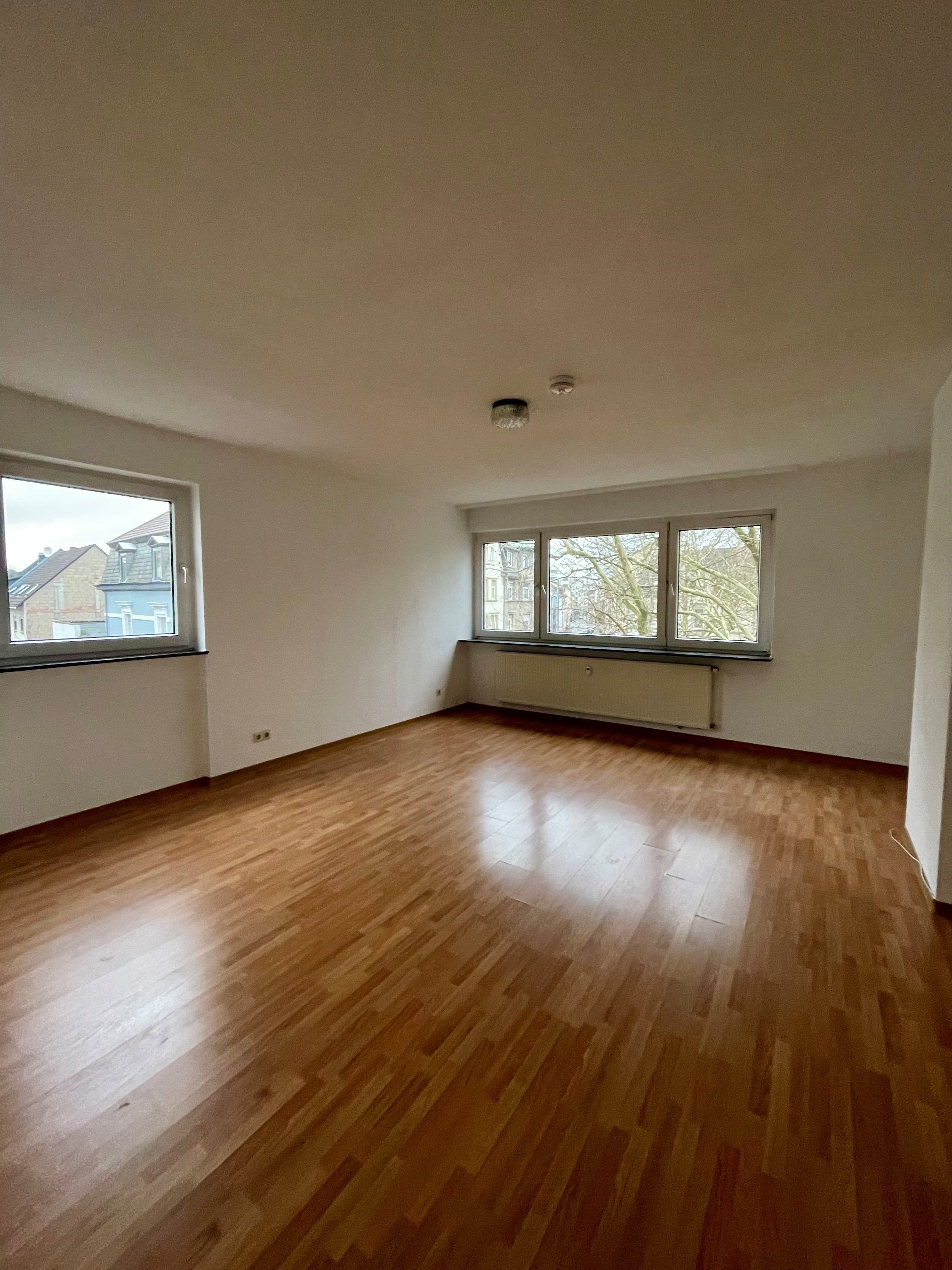 Studio zur Miete 370 € 1 Zimmer 31,7 m²<br/>Wohnfläche 2.<br/>Geschoss ab sofort<br/>Verfügbarkeit Nördlich der Beethovenstr. Kaiserslautern 67655