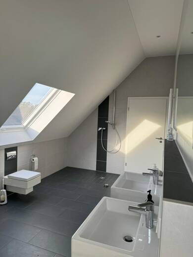 Wohnung zur Miete 960 € 2 Zimmer 75 m² Dachgeschoss, 3. Geschoss frei ab sofort Feucht Feucht 90537