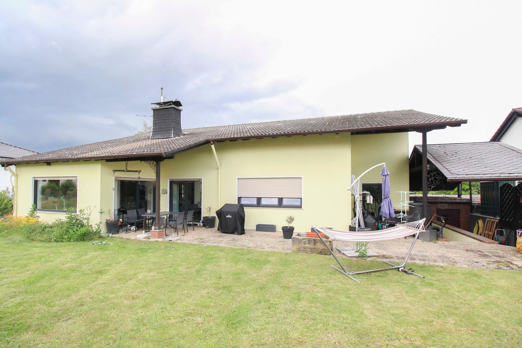 Immobilie zum Kauf als Kapitalanlage geeignet 559.000 € 5 Zimmer 170,4 m²<br/>Fläche 650,1 m²<br/>Grundstück Ober-Saulheim Saulheim 55291