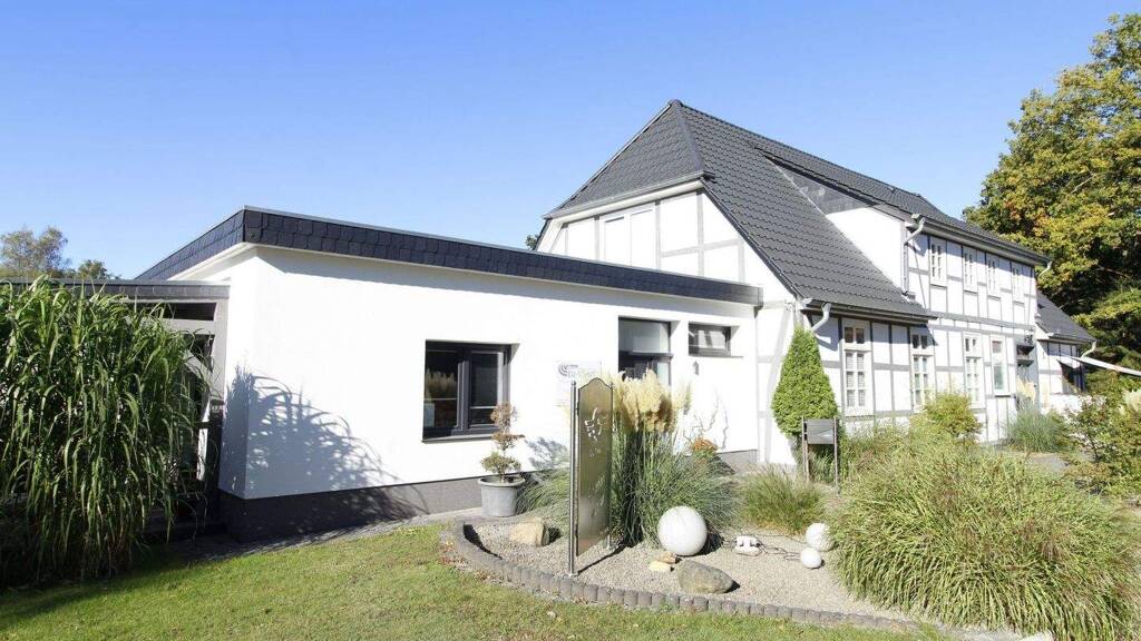 Haus zum Kauf 698.000 € 10 Zimmer 300,3 m² 1.046,3 m² Grundstück Fallingbostel Bad Fallingbostel 29683