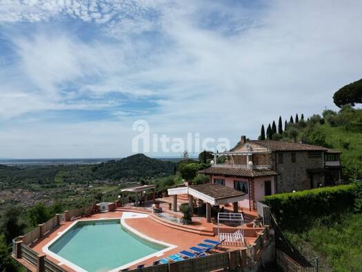 Einfamilienhaus zum Kauf 1.050.000 € 8 Zimmer 250 m² 14.000 m² Grundstück Corsanico 55054