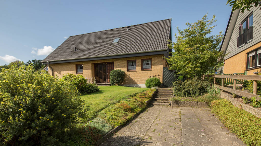 Einfamilienhaus zum Kauf 375.000 € 6 Zimmer 174 m² 1.123 m² Grundstück Boren 24392