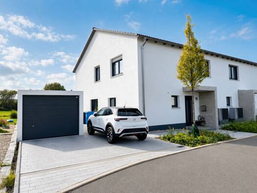 Doppelhaushälfte zur Miete 1.530 € 5 Zimmer 151 m² 300 m² Grundstück frei ab 01.10.2026 Mistelgau 95490