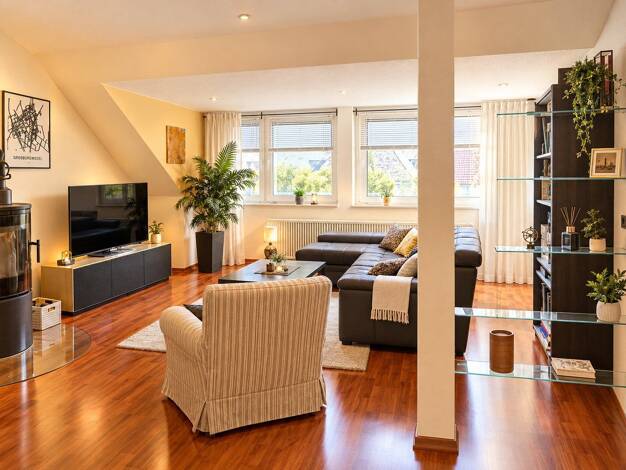 Wohnung zur Miete 1.400 € 4 Zimmer 145 m² 1. Geschoss frei ab 01.01.2027 Dr.-Albert-David-Straße 19 Großburgwedel Burgwedel 30938