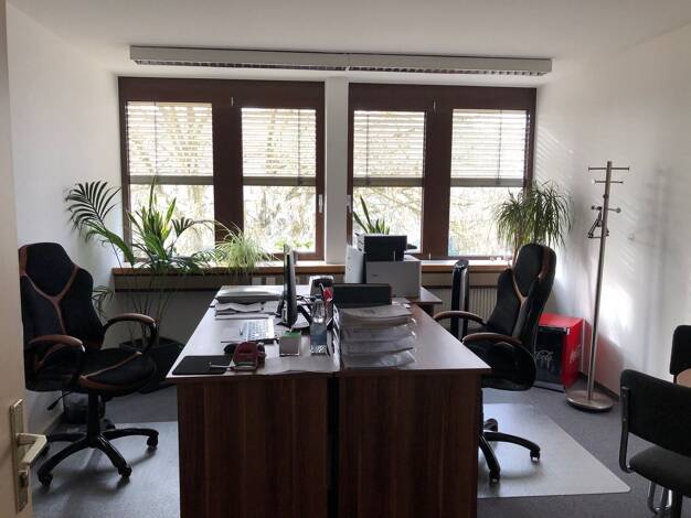Bürofläche zur Miete provisionsfrei 377 € 26 m² Bürofläche Stuttgart 70439