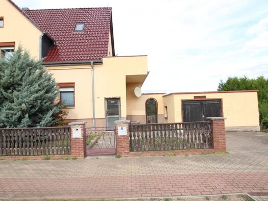 Doppelhaushälfte zum Kauf 239.000 € 5 Zimmer 140 m² 1.000 m² Grundstück Aschersleben Aschersleben 06449