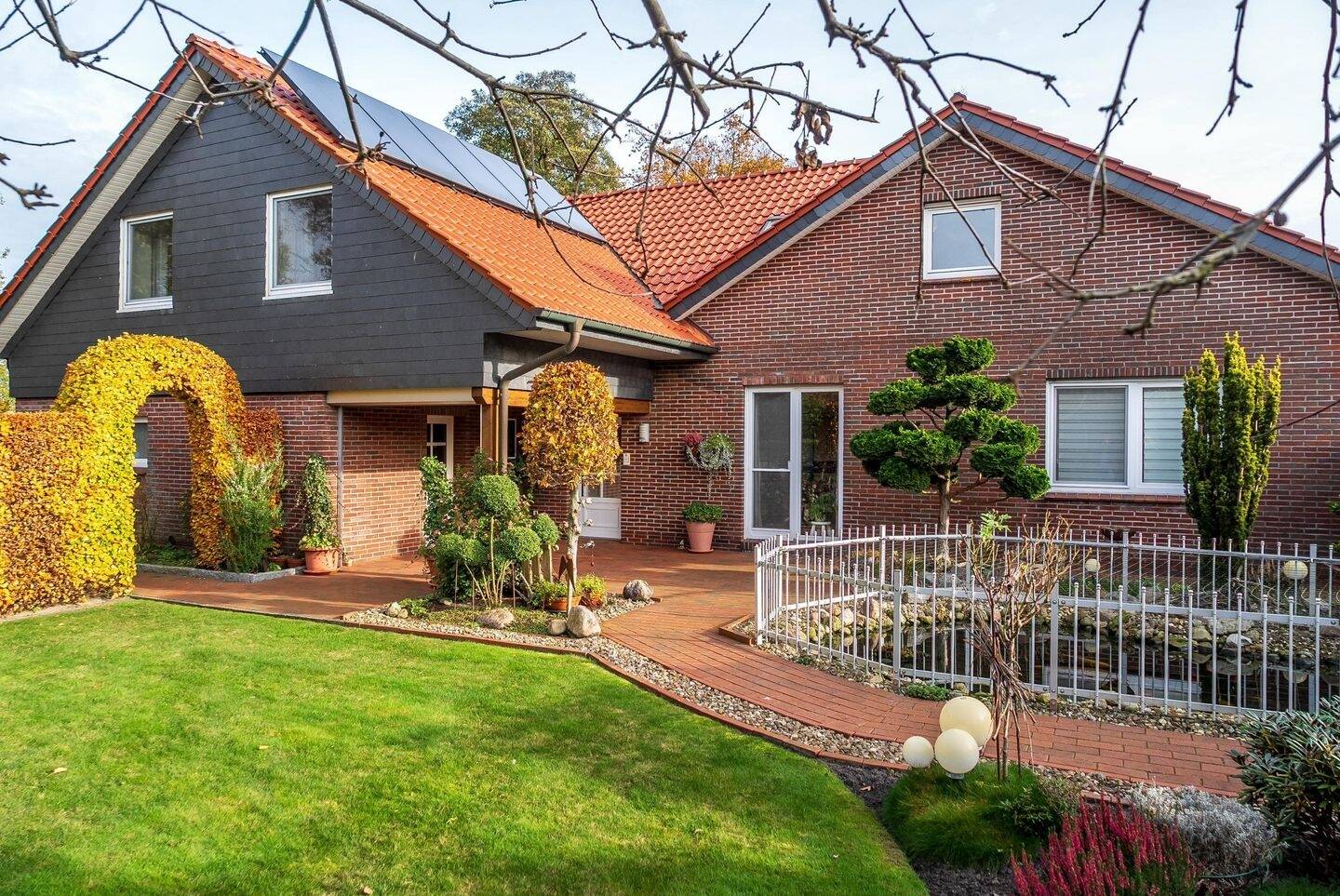 Immobilie in Edewecht - Modernes Mehrgenerationenhaus mit Einliegerwohnung - Bild 2