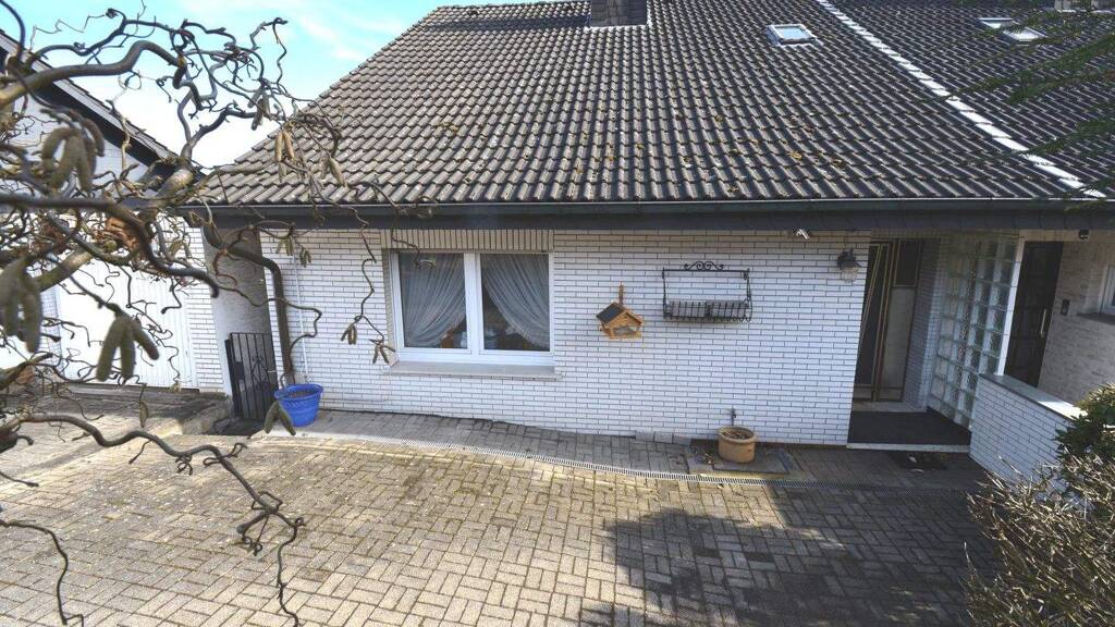 Doppelhaushälfte zum Kauf 250.000 € 7 Zimmer 178 m² 598 m² Grundstück frei ab sofort Arnsberg 59821