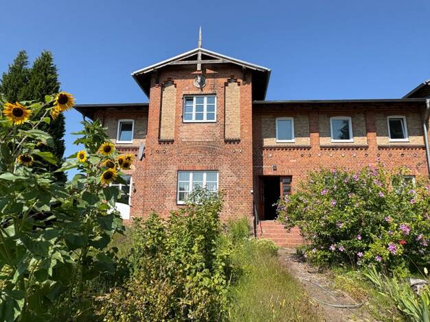 Doppelhaushälfte zum Kauf 199.000 € 5 Zimmer 240 m² 783 m² Grundstück Groß Schwiesow Groß Schwiesow 18276