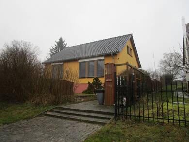 Einfamilienhaus zum Kauf 249.500 € 5 Zimmer 142 m² 1.303 m² Grundstück Radekow Mescherin 16307