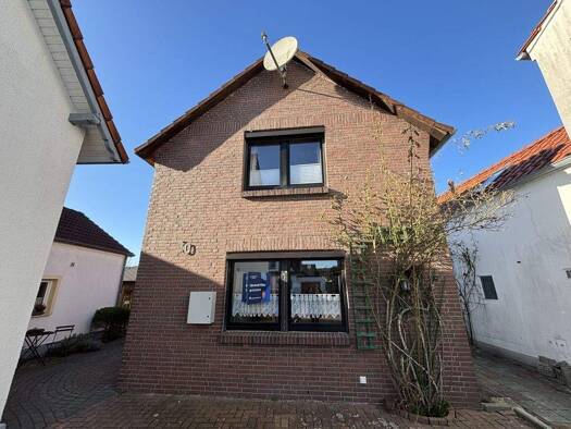 Einfamilienhaus zum Kauf 199.000 € 3 Zimmer 137,4 m² 496 m² Grundstück Sande 26452