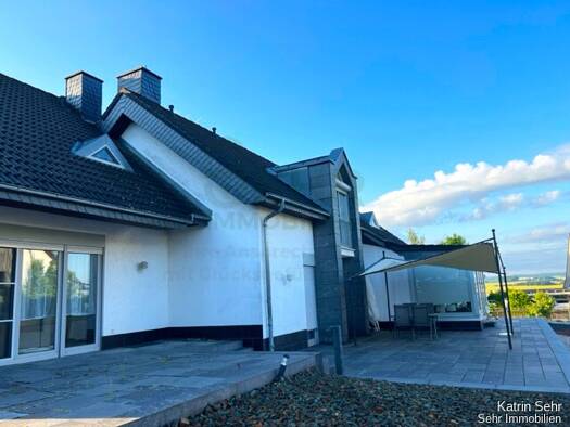 Doppelhaushälfte zum Kauf 695.000 € 9 Zimmer 290 m² 1.118 m² Grundstück Steinpleis Werdau 08412