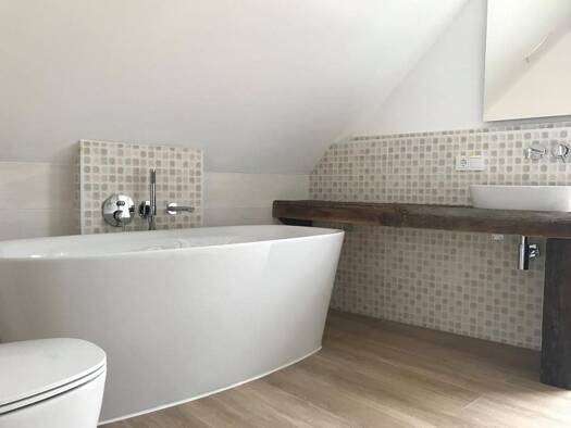 Loft zur Miete 1.260 € 2,5 Zimmer 90 m² Geschoss 3/4 frei ab 01.04.2026 Klosterstraße 13 Randersacker 97236