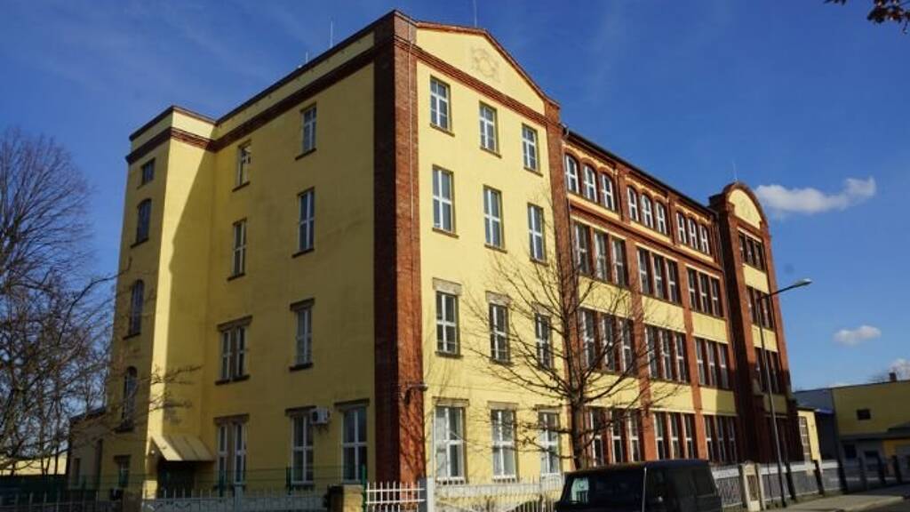 NEU - Gesamte Etage in einem wunderschönen Gewerbe-Einzeldenkmal