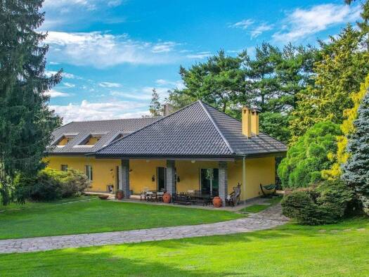 Haus zum Kauf 2.450.000 € 300 m² 15.000 m² Grundstück Angera 21021