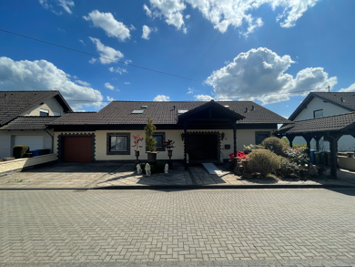 Haus zum Kauf provisionsfrei 349.000 € 5 Zimmer 197 m² 760 m² Grundstück Altenburg Asbach 53567
