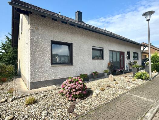 Haus zum Kauf 279.000 € 260 m² 794 m² Grundstück Bausendorf Bausendorf 54538