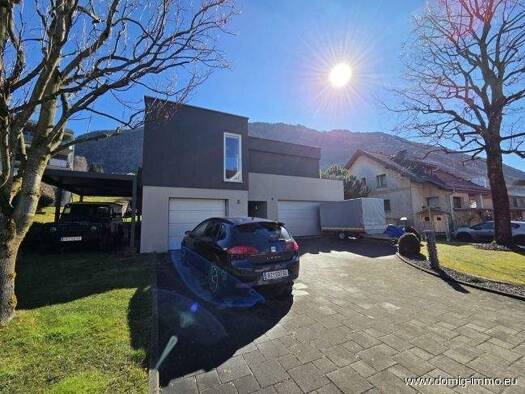 Einfamilienhaus zum Kauf 9 Zimmer 252,7 m² 716 m² Grundstück Käferriedweg 5 Feldkirch 6800