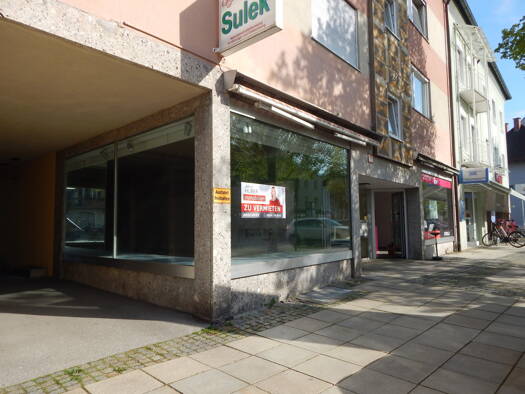 Laden zur Miete 1.230 € 3 Zimmer 123 m² Verkaufsfläche Hauptstr. 33 Freilassing Freilassing 83395