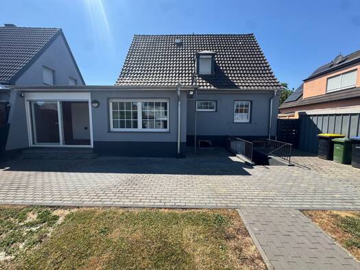 Einfamilienhaus zum Kauf 425.000 € 4,5 Zimmer 120 m² 550 m² Grundstück Düren Düren 52353