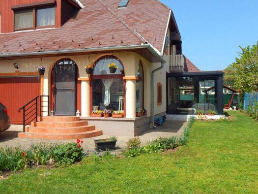 Haus zum Kauf 300.500 € 6 Zimmer 175 m² 409 m² Grundstück Vonyarcvashegy 8314