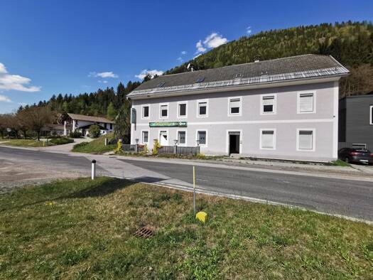 Einfamilienhaus zum Kauf 300.000 € 359,2 m² 1.495 m² Grundstück Lind im Drautal 9753