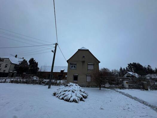 Einfamilienhaus zum Kauf 30.000 € 5 Zimmer 110 m² 983 m² Grundstück frei ab sofort Oebles-Schlechtewitz Bad Dürrenberg 06231