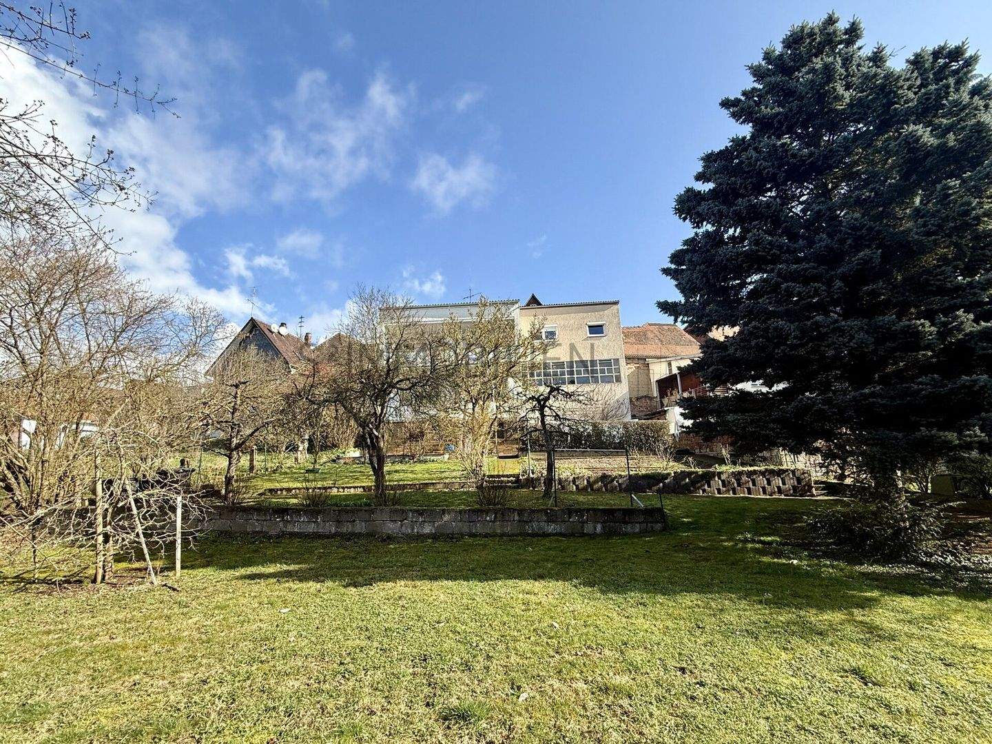 Immobilie in Hardheim - Vielseitiges Wohn- und Geschäftshaus mit Ausbaupotenzial in Hardheim - Bild 1