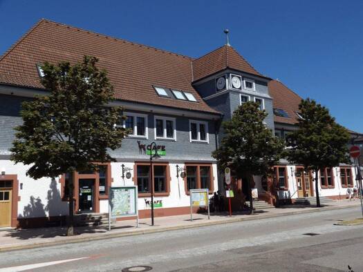 Ladenfläche zur Miete provisionsfrei 400 € 2 Zimmer 35,5 m² Verkaufsfläche Parkstr. 11 Titisee Titisee-Neustadt 79822