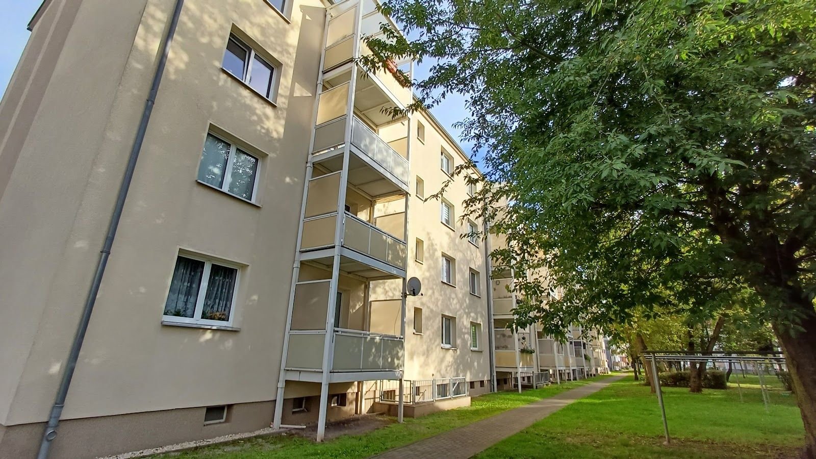 Wohnung zur Miete 358 € 3 Zimmer 57,6 m²<br/>Wohnfläche 1.<br/>Geschoss 15.11.2024<br/>Verfügbarkeit Reinefarthstraße 68 Merseburg Merseburg 06217