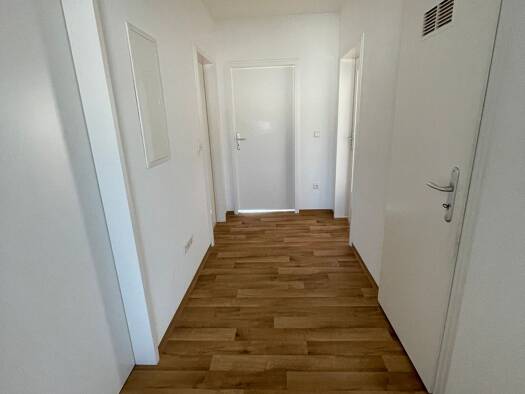WG-Zimmer zur Miete 588 € 2 Zimmer 64,4 m² 3. Geschoss frei ab 01.05.2026 Budapester Platz 9 Gibitzenhof Nürnberg 90459
