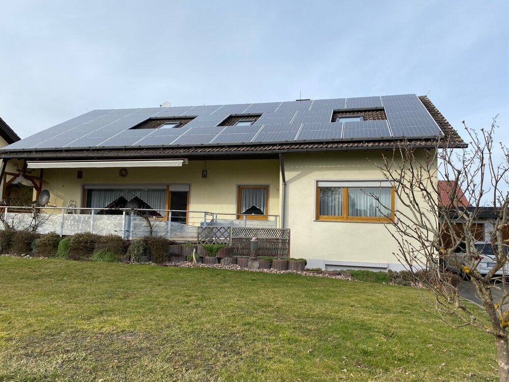 Mehrfamilienhaus zum Kauf 465.000 € 8 Zimmer 207 m²<br/>Wohnfläche 807 m²<br/>Grundstück Neukirch Rottweil / Neukirch 78628