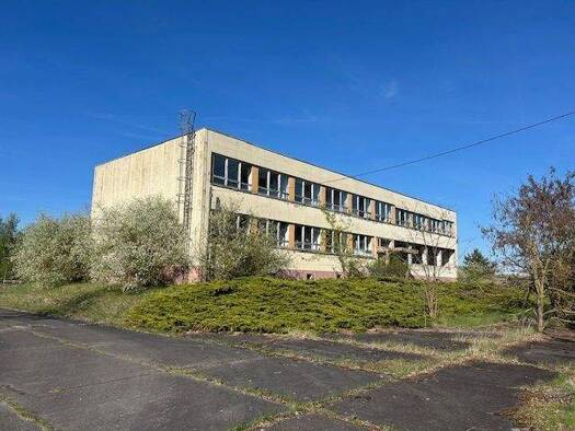 Gewerbeobjekt zum Kauf 125.000 € 10.000 m² Grundstück frei ab sofort Ahornweg 3 Zerbst Zerbst/Anhalt 39261