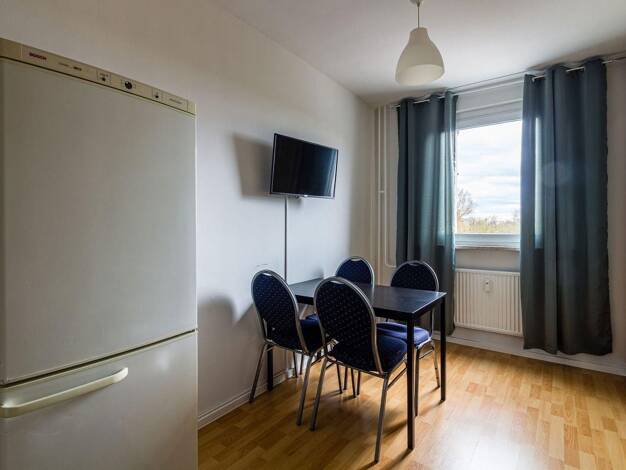 Wohnung zur Miete 590 € 3 Zimmer 60 m² 3. Geschoss Ouluerstr. 27 Südstadt Sachsen-Anhalt - Halle 06130